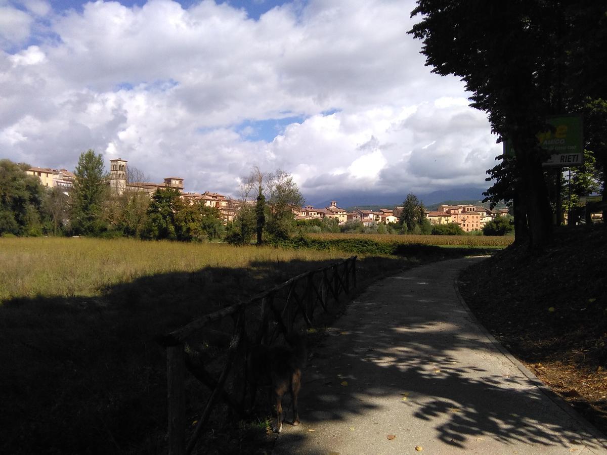 Dentro Le Mura Rieti Exteriör bild